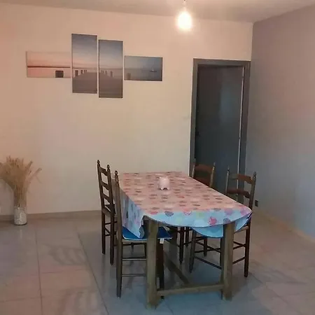 Dans Belle Maison Limouxine לימו